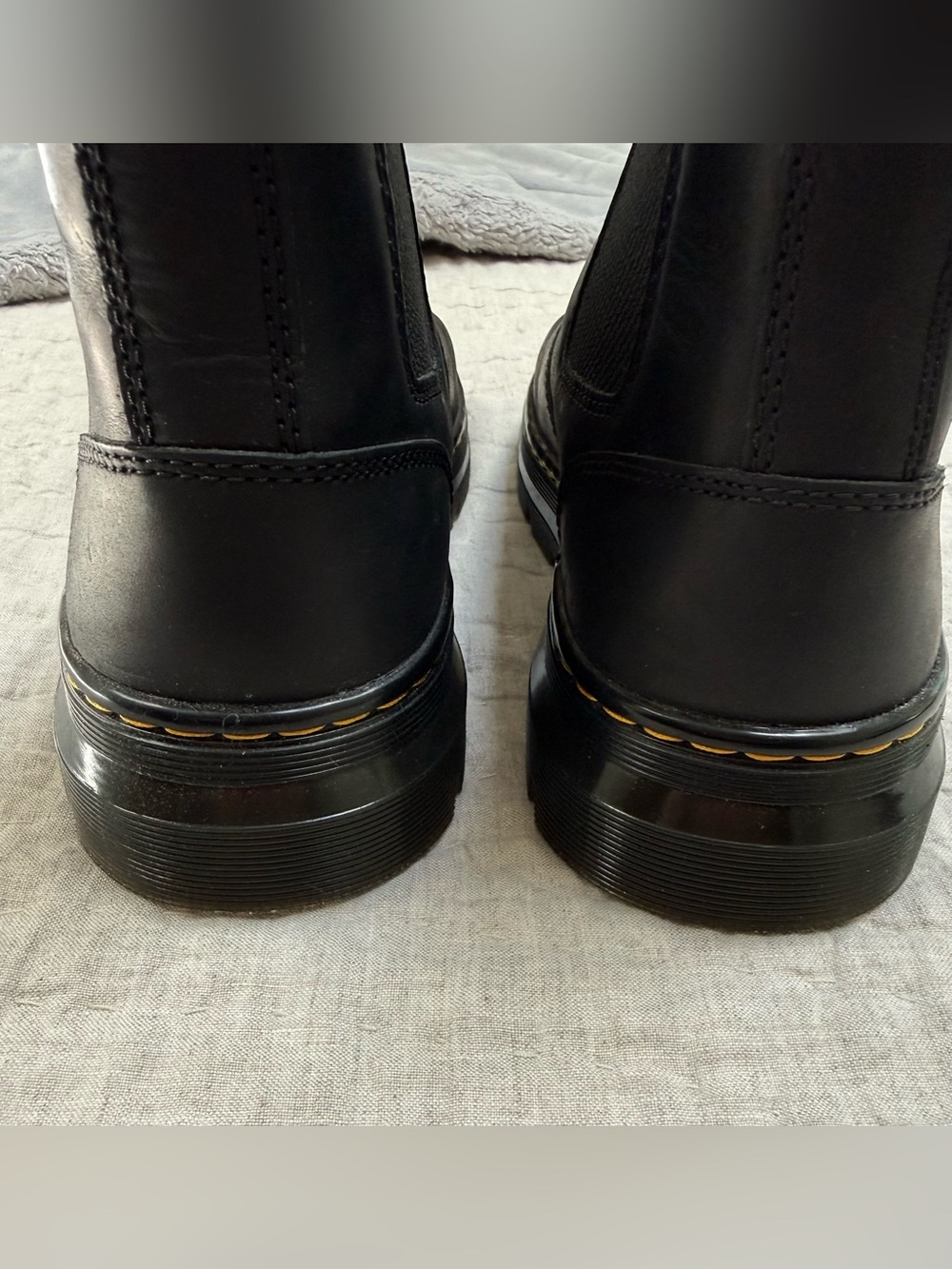 Dr.Marten’s Unisex Embury Black Chelsea Boots US Size 8M - Wyoming Matte Leather - Picture 5 of 8